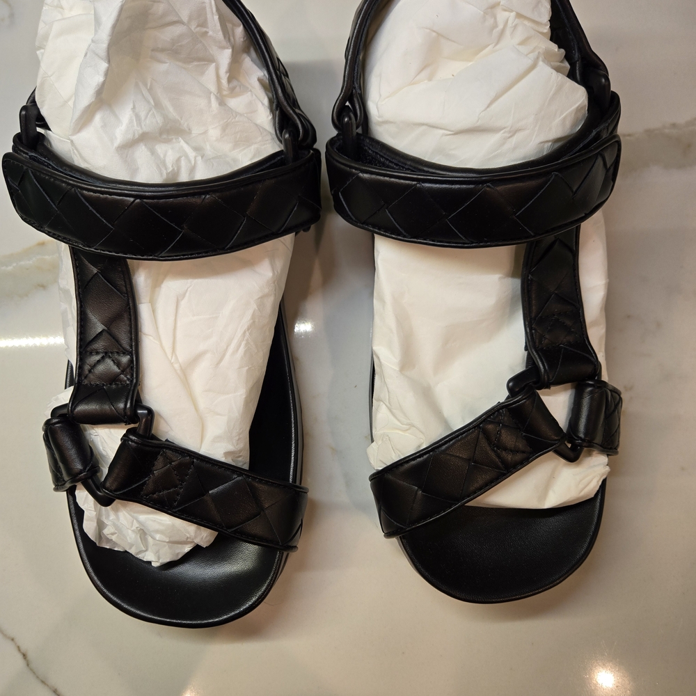NEW Bottega Veneta Women's Black Intrecciato Trip Sandals - Picture 11 of 14